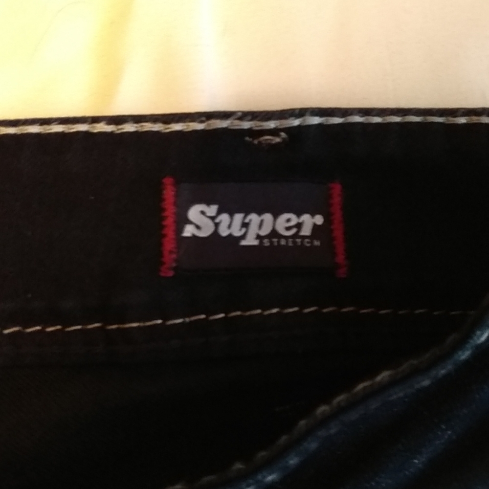 62. Silver Jeans - Picture 5 of 12